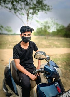 Karan 5 - Male এস্কর্ট in Lucknow Photo 1 of 6