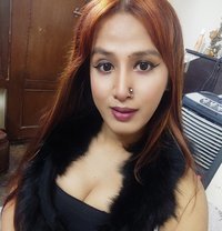 Nia Percy - Transsexual డొమినేట్రిక్స్ in New Delhi