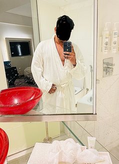 Hardcore Guy - Male escort in Mumbai Photo 2 of 5