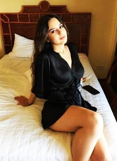 Female Escorts Near Aerocity Delhi - எஸ்கார்ட் in New Delhi Photo 1 of 2