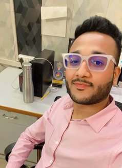Aaravkhanna - Male escort in Noida Photo 1 of 1
