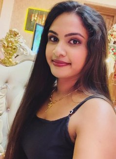 Anushka - escort in Noida Photo 2 of 3
