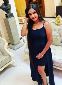 Anushka - escort in Noida Photo 3 of 3