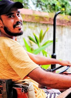 All Yours - Male एस्कॉर्ट in Mumbai Photo 1 of 4