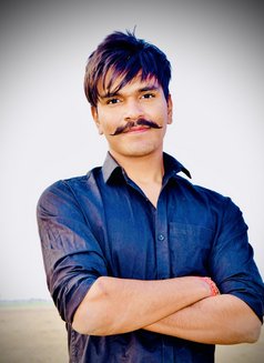 Lionere - Male escort in Mumbai Photo 2 of 3