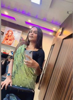 Lovely - Transsexual escort in New Delhi Photo 5 of 7