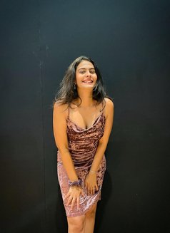 Lavnya - escort in Kolkata Photo 1 of 2