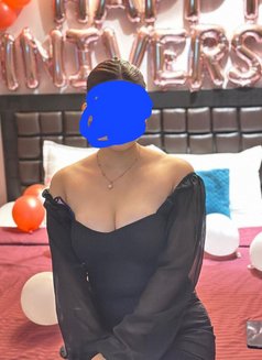 Trusted( CASH PAYMENT) Richa Gupta - एस्कॉर्ट in Bangalore Photo 2 of 4