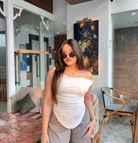 Saloni (cam session) and real meeting - escort in Chennai Photo 2 of 2