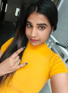 Niharika Independent Girl - ఎస్కార్ట్ in Bangalore Photo 1 of 1