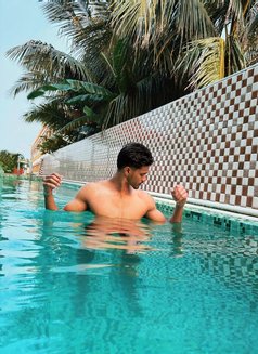 Ishaan - Male escort in Kolkata Photo 1 of 2