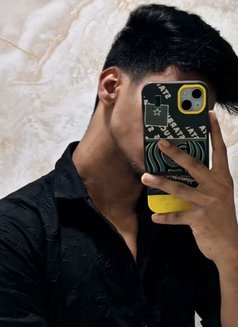 Ishaan - Male escort in Kolkata Photo 2 of 2