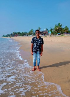 viNu - Male escort in Bangalore Photo 5 of 6