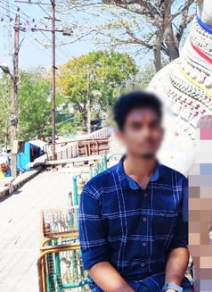 viNu - Male escort in Bangalore Photo 2 of 6