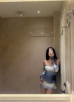 Tiya - Transsexual escort in New Delhi Photo 4 of 6