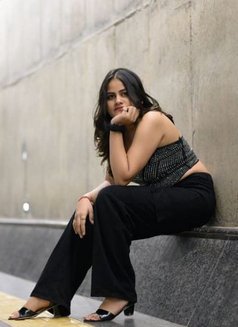 Rimpi - escort in Mumbai Photo 2 of 4