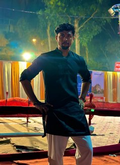 Lets Meet Harry - Male escort in New Delhi Photo 5 of 5
