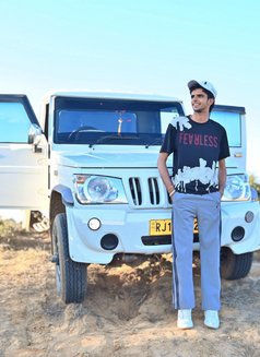 Parashchoudhary - Male escort in Navi Mumbai Photo 4 of 21