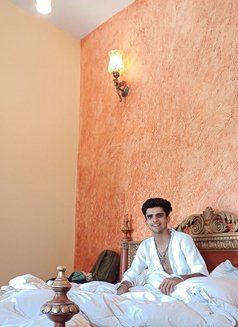 Parashchoudhary - Male escort in Navi Mumbai Photo 14 of 21