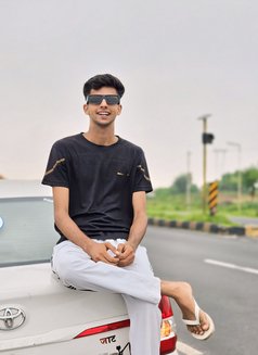 Parashchoudhary - Male escort in Navi Mumbai Photo 15 of 21