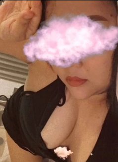 Indah - escort in Hyderabad Photo 2 of 4
