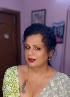 Transexual Chennai Vellacheri Nisha - Transsexual escort in Chennai Photo 4 of 5