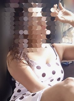 Riya Independent Girl - escort in Mumbai Photo 4 of 5