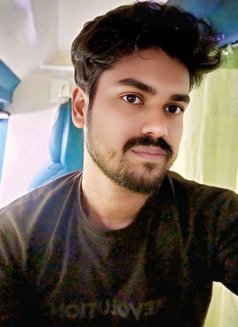 Rohan - Male escort in Mumbai Photo 3 of 4