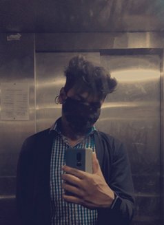 Shubhu - Male escort in Varanasi Photo 2 of 3