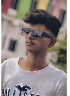 Itzmore - Male escort in Pune Photo 2 of 5