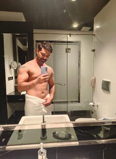 Oxytocin - Male escort in New Delhi Photo 3 of 5