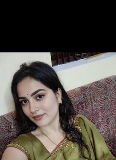 Roxs - escort in Hyderabad Photo 1 of 4