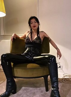 Mistress Cléo - dominatrix in Bangalore Photo 2 of 6