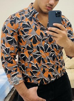 Anshuman 100 Genuine - Male escort in New Delhi Photo 3 of 7