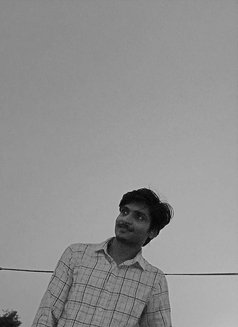 Siddharth Roy - Male escort in New Delhi Photo 3 of 5