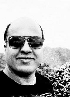 Roccomumbai - Male escort in Mumbai Photo 11 of 12