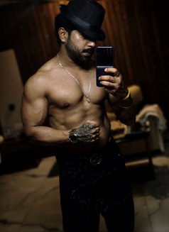 Raone - Male escort in Kolkata Photo 4 of 9