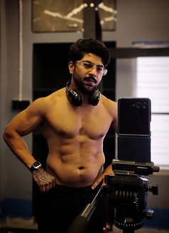 Raone - Male escort in Kolkata Photo 6 of 9