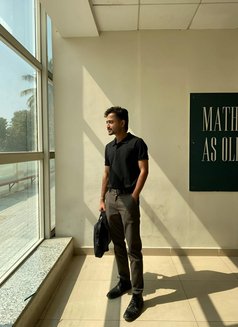 Alex H - Male escort in Bangalore Photo 1 of 2