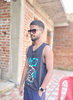 Yunus - Male escort in New Delhi Photo 1 of 4