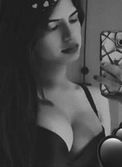alina - Transsexual এস্কর্ট in New Delhi Photo 4 of 6