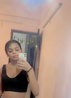 Arohi - Transsexual escort in New Delhi Photo 4 of 7
