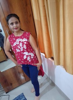 Anika - escort in Bhopal Photo 2 of 3