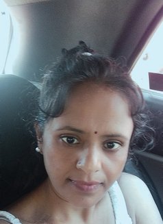 Anika - escort in Bhopal Photo 3 of 3