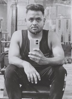 Logan - Male escort in Gurgaon Photo 7 of 7