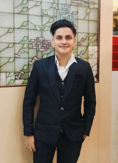 Top Here for Gays - Male escort in Mumbai Photo 1 of 4