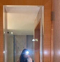 Aayushi - एस्कॉर्ट in Bangalore Photo 1 of 2