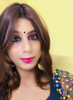 Vidushi - Transsexual escort in Hyderabad Photo 3 of 5