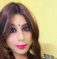 Vidushi - Transsexual escort in Hyderabad