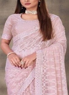 Russian Escorts in Delhi Aerocity - एस्कॉर्ट in New Delhi Photo 4 of 4